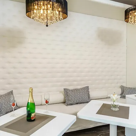 Oasis Life ベッド・アンド・ブレックファスト