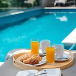 Oasis Life Bed & Breakfast
