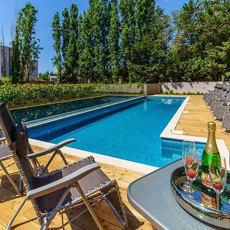 Oasis Life ספליט