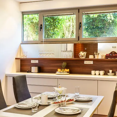 Oasis Life Bed and Breakfast