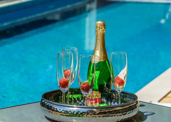 Oasis Life Bed & Breakfast 4*