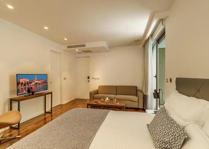 Oasis Life Bed & Breakfast 4*