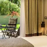 Oasis Life 4*