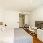 Oasis Life 4*