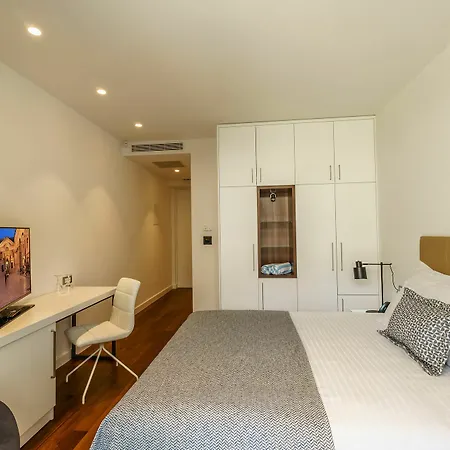 Bed & Breakfast Oasis Life Split