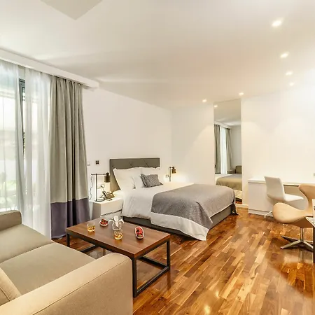 Bed & Breakfast Oasis Life Split