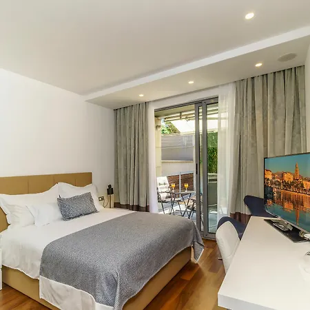 Bed & Breakfast Oasis Life Split