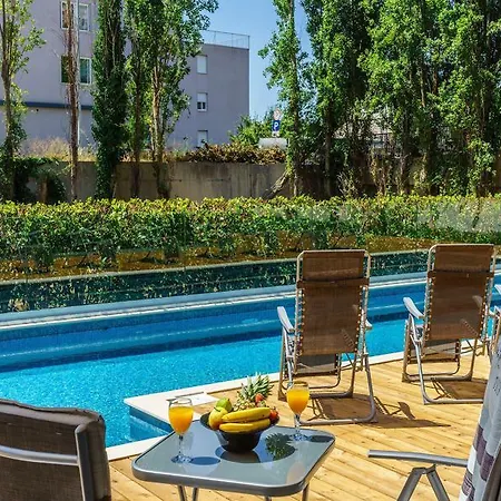 Oasis Life 4* Split