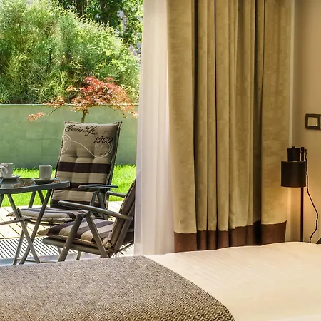 Bed & Breakfast Oasis Life