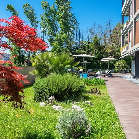 Oasis Life Bed and Breakfast 4*